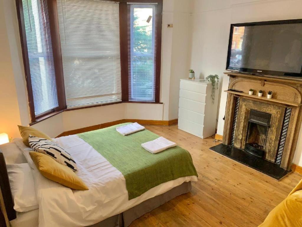 Guest house Balham, South Spacious, Lambert, 6 Available