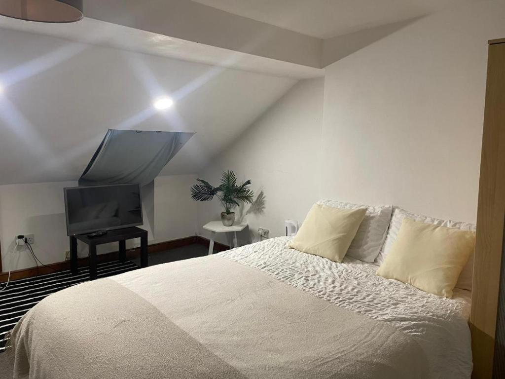 Guest house Balham, South Spacious, Lambert, 6 Available *