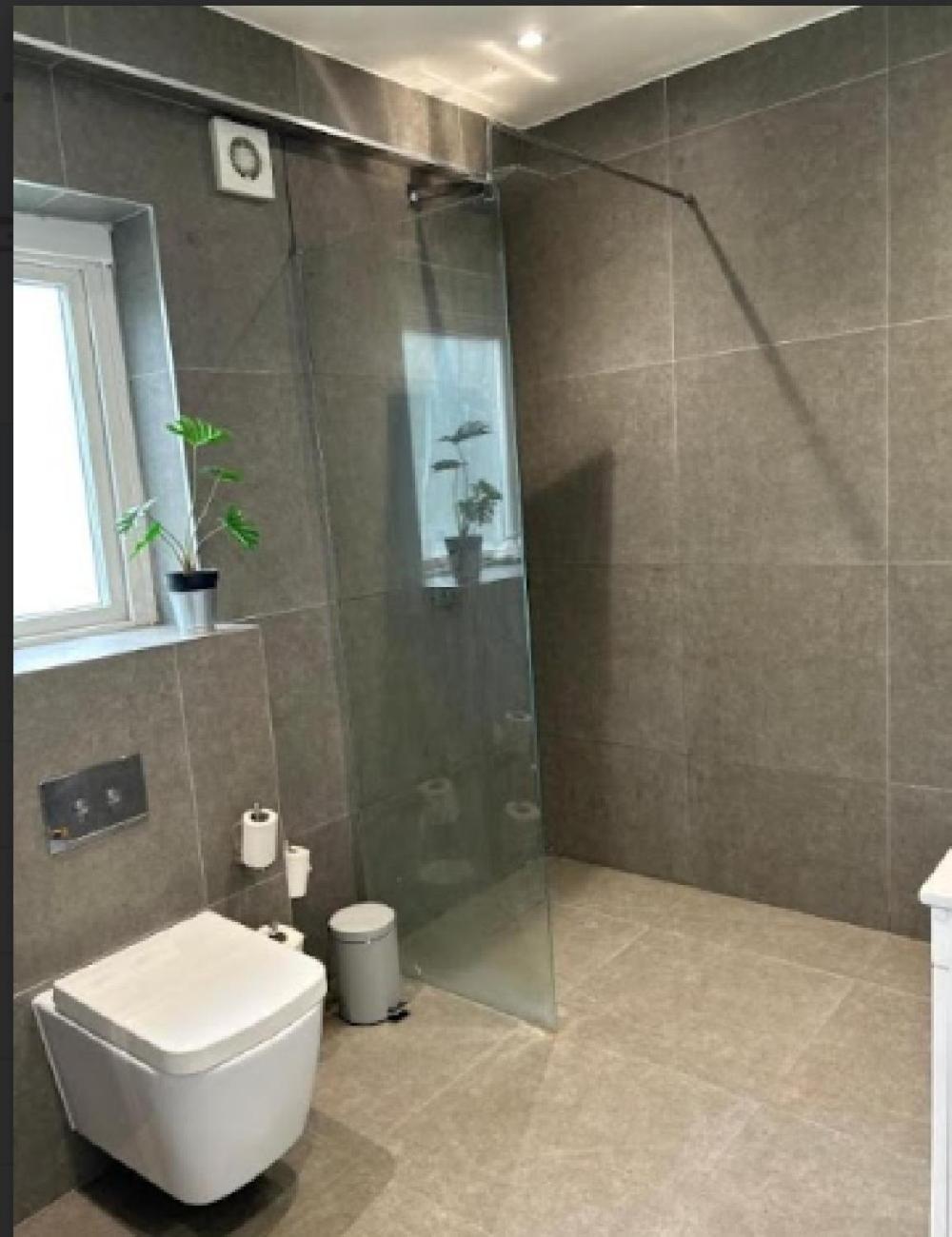 Balham, South Spacious, Lambert, 6 Available Guest house