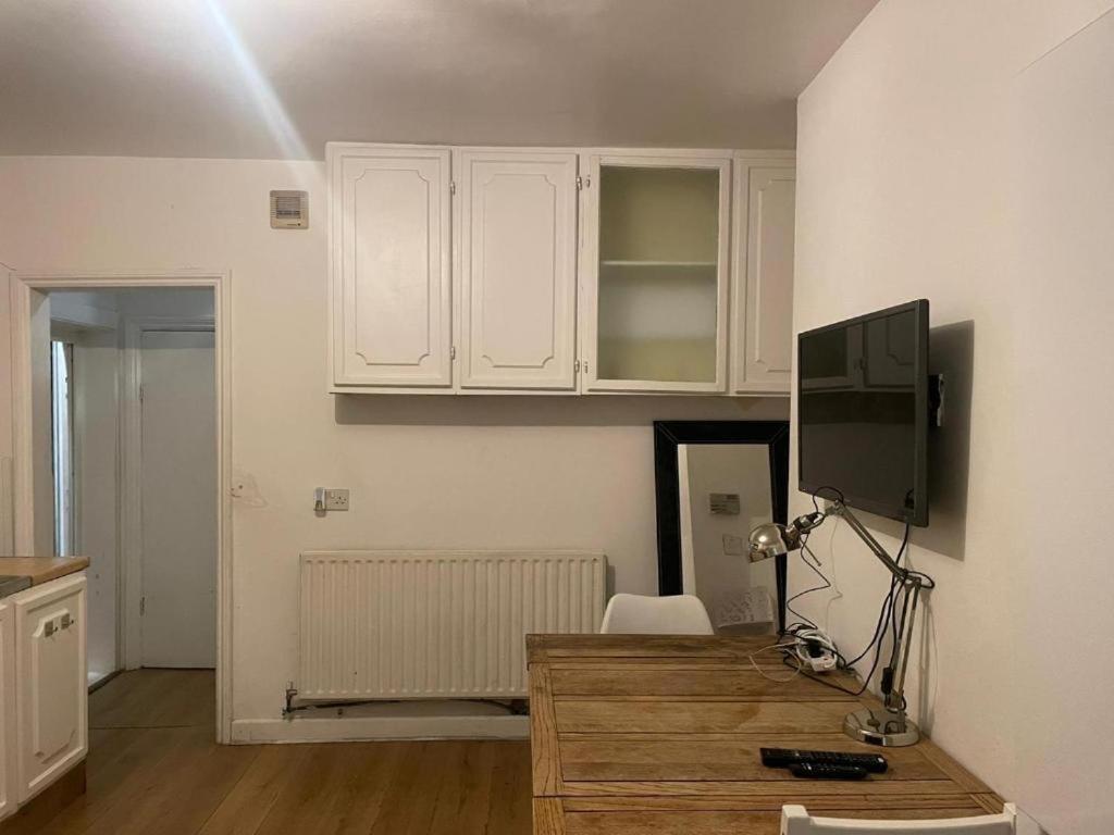 Guest house Balham, South Spacious, Lambert, 6 Available